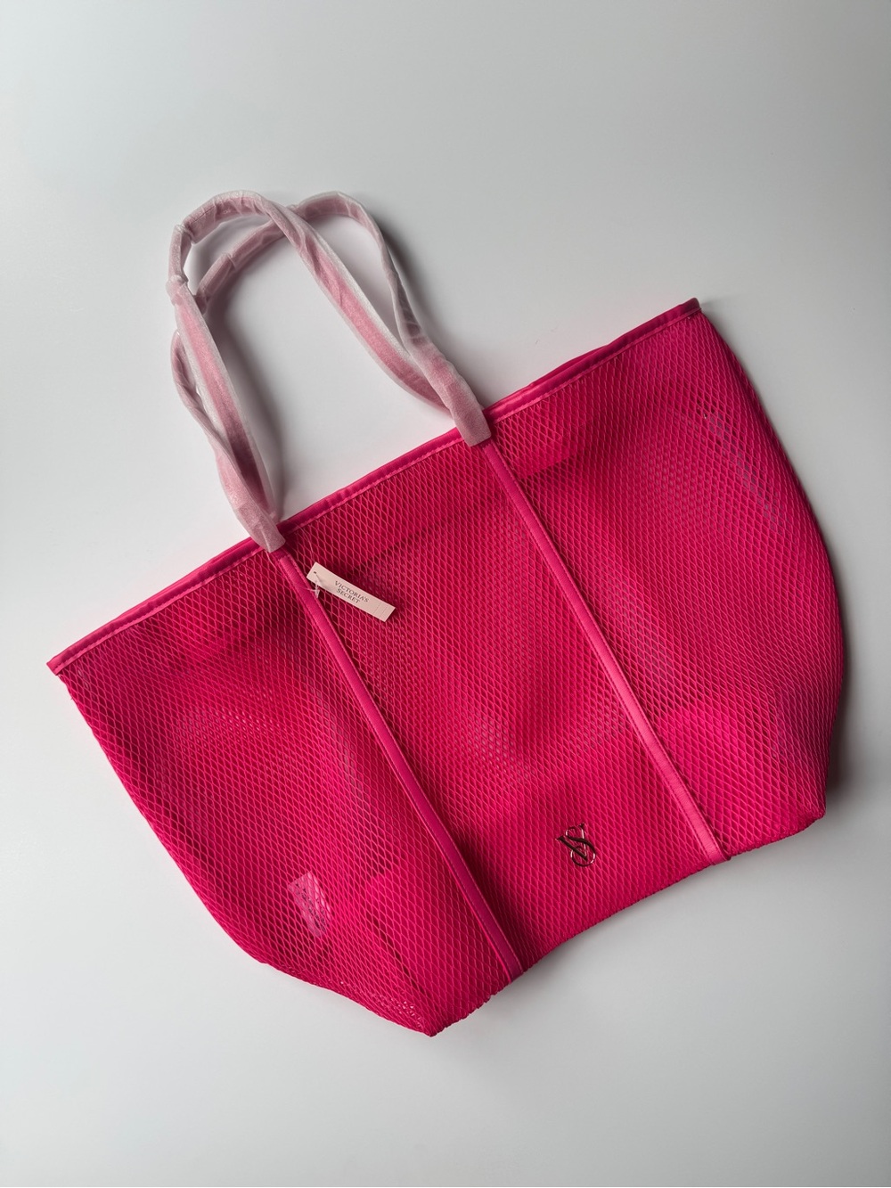 NWT Victoria’s Secret Hot Pink Mesh Beach Pool Bag Zip Top Large Tote